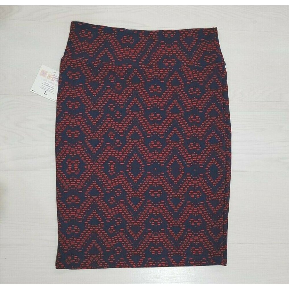 Lularoe Cassie - Size L - Red & Blue Pattern